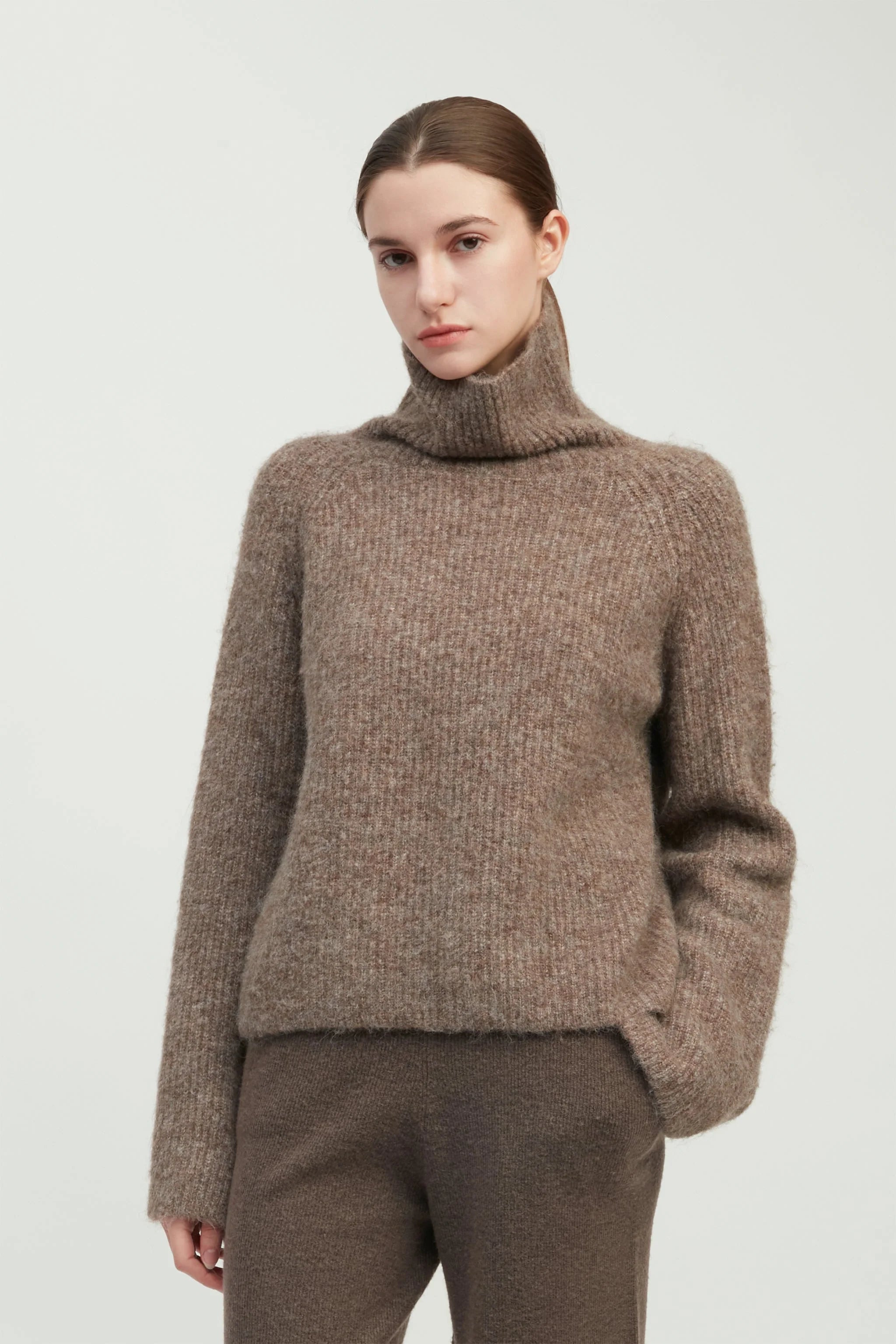 LBM Monical Funnel Neck Sweater ONE SIZE