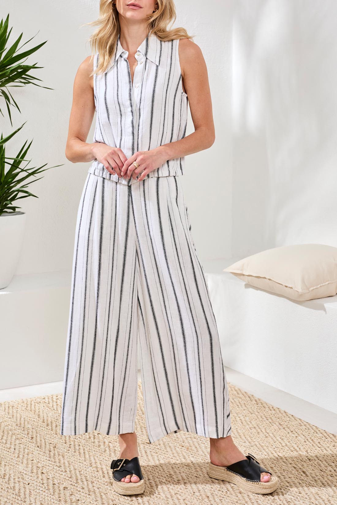 TRBL Crop Flow  Linen Blend Pant