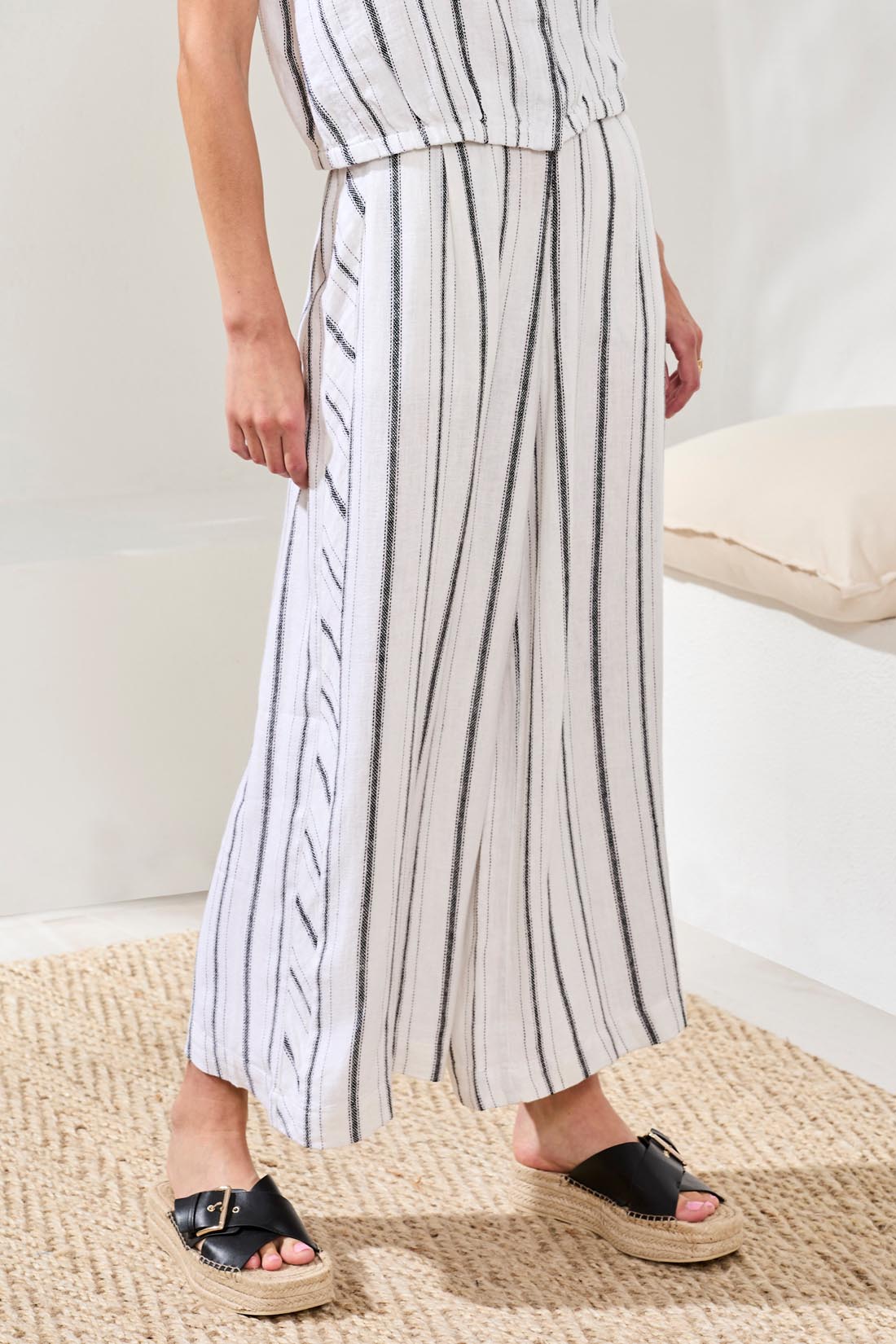 TRBL Crop Flow  Linen Blend Pant